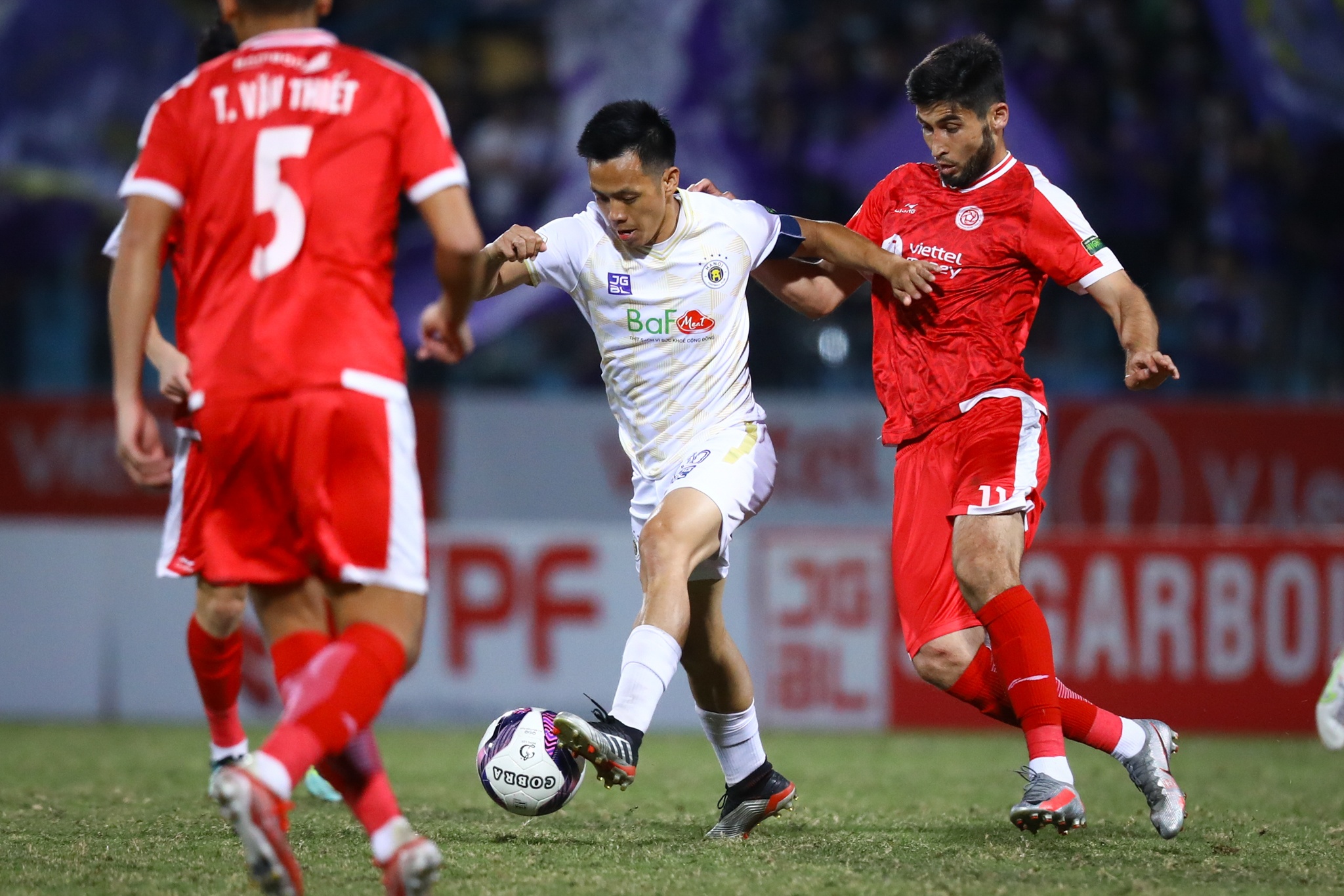 Quang Hai CLB Ha Noi Thai Quy anh 2