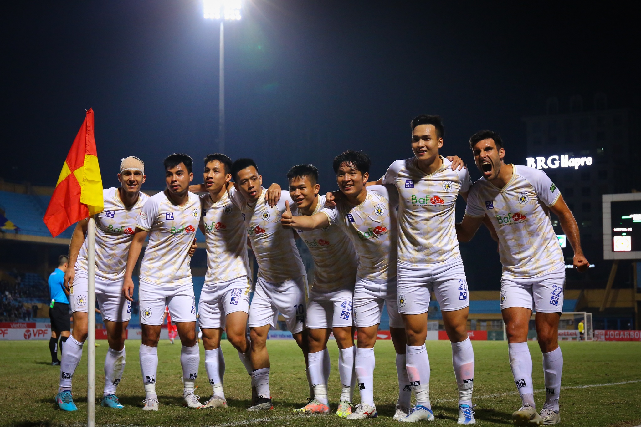 Quang Hai CLB Ha Noi Thai Quy anh 8