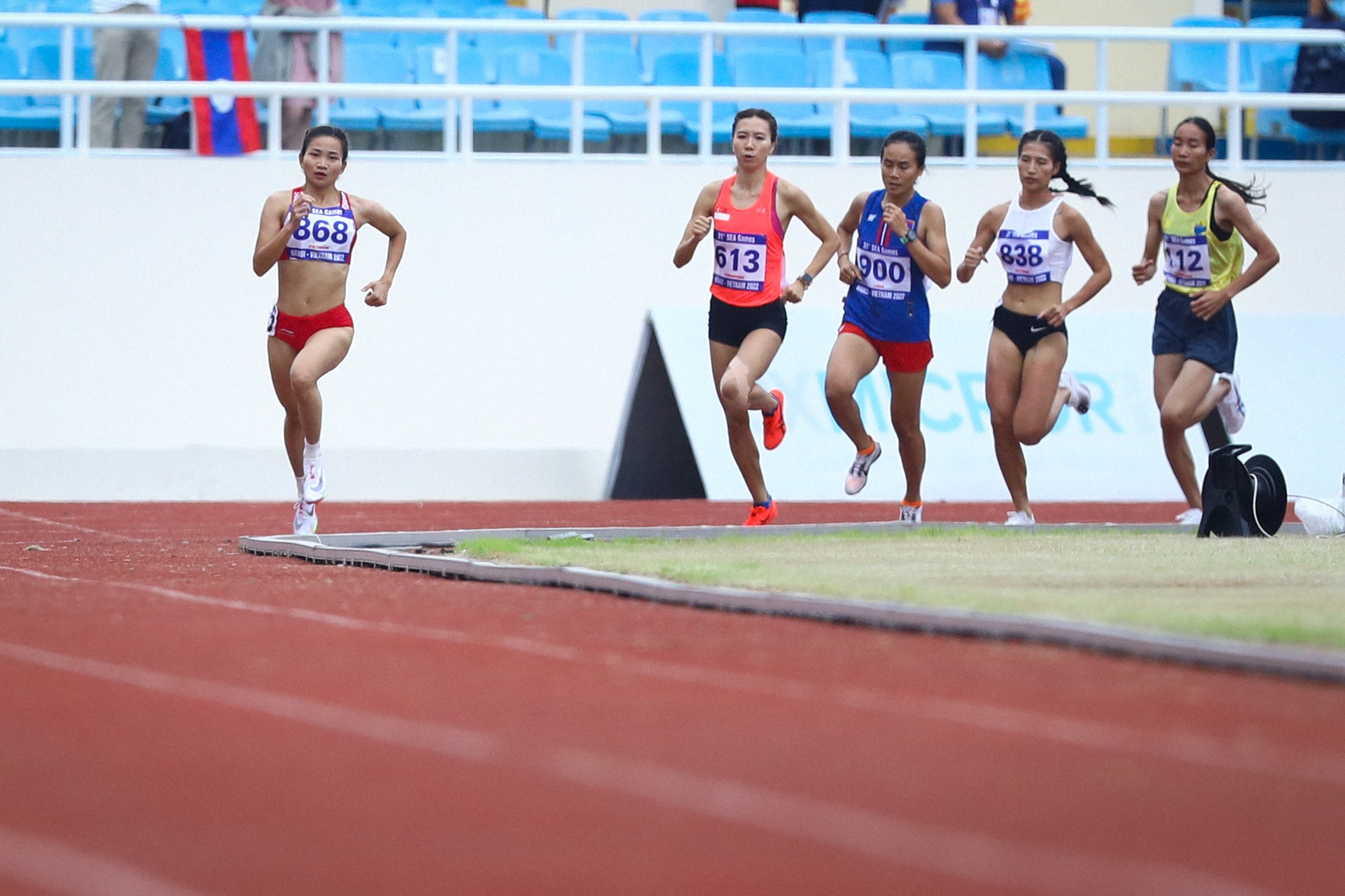 Nguyen Thi Oanh SEA Games 31 Dien kinh Viet Nam anh 2