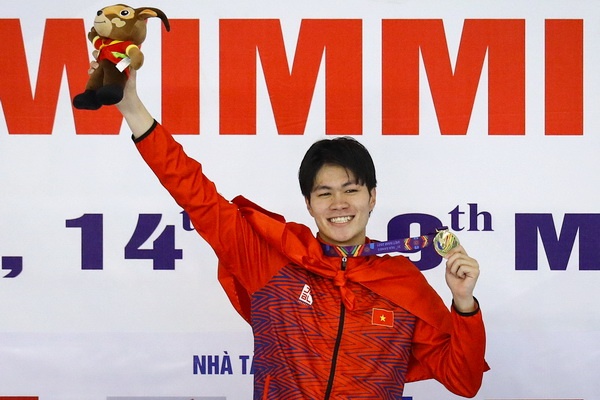 Hung Nguyen khong ngai em trai Anh Vien o SEA Games hinh anh