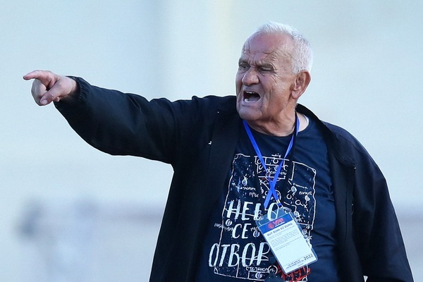 HLV Petrovic: 'Toi khong hieu sao trong tai lam vay' hinh anh