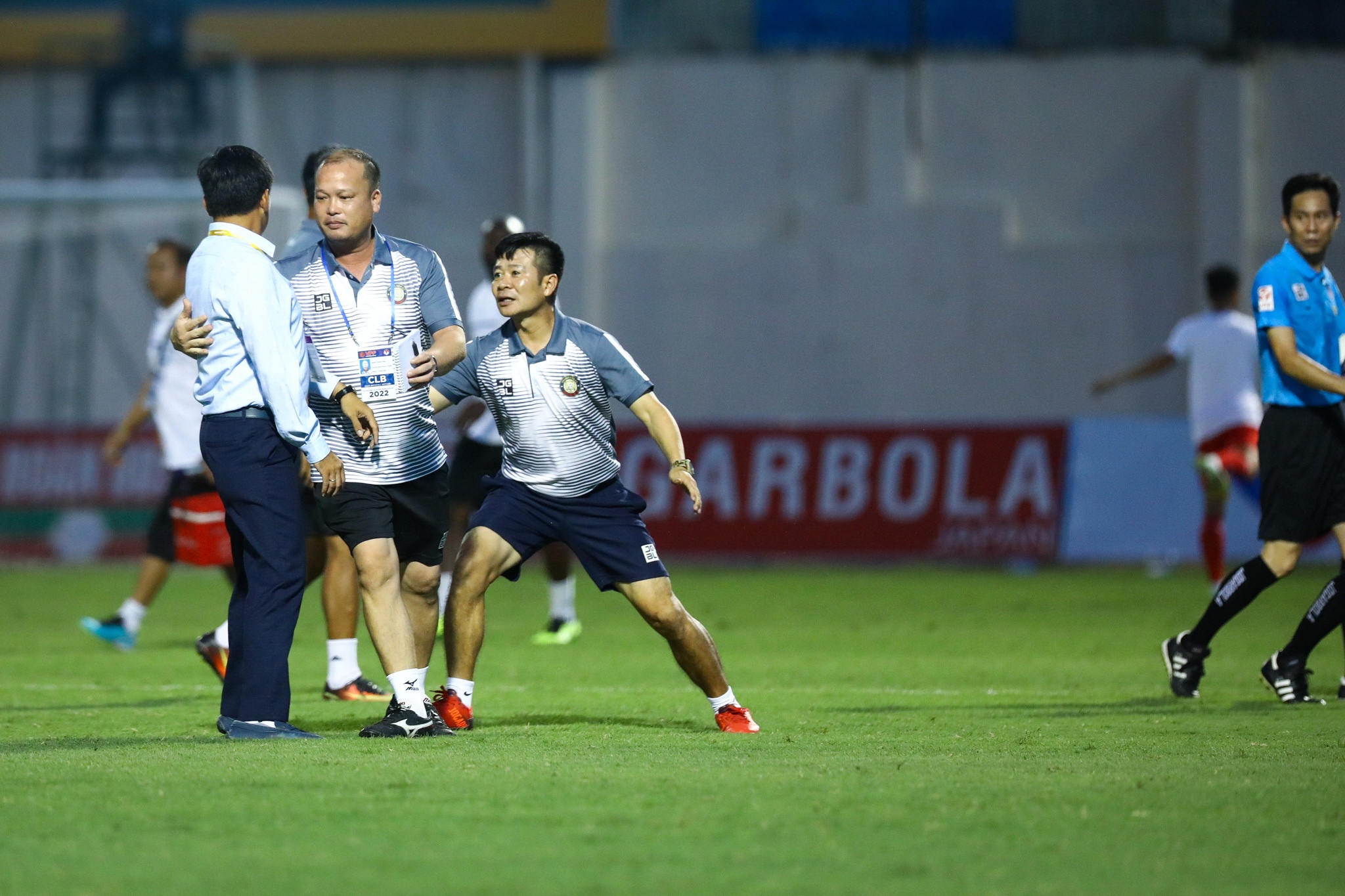 Petrovic trong tai Thanh Hoa anh 1