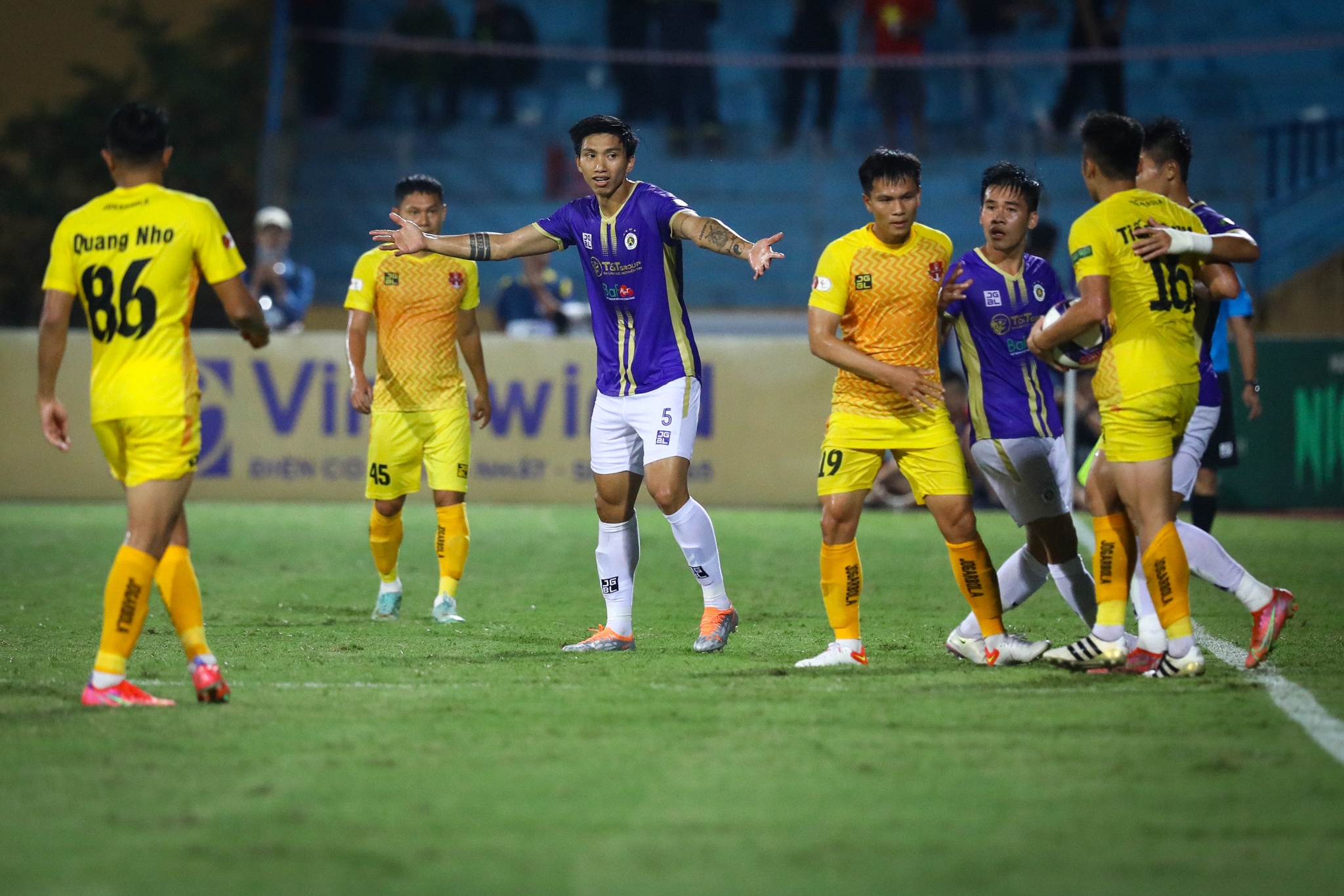 Van Hau tro lai CLB Ha Noi Tuyen Viet Nam anh 10