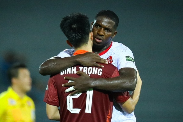 Man so tai giua Rimario va Dinh Trong hinh anh