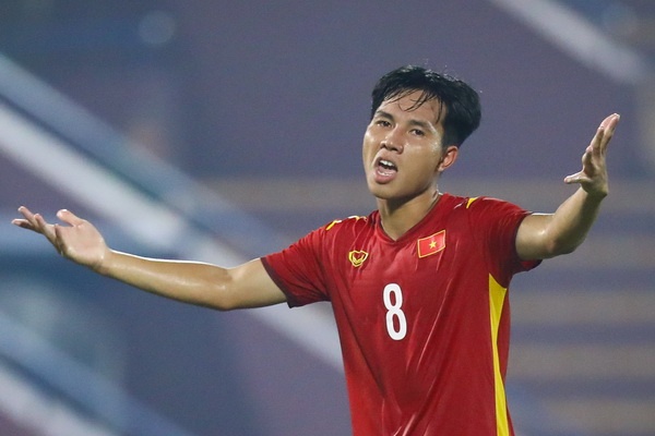 U20 Viet Nam bat luc truoc hang thu tu Tay A hinh anh