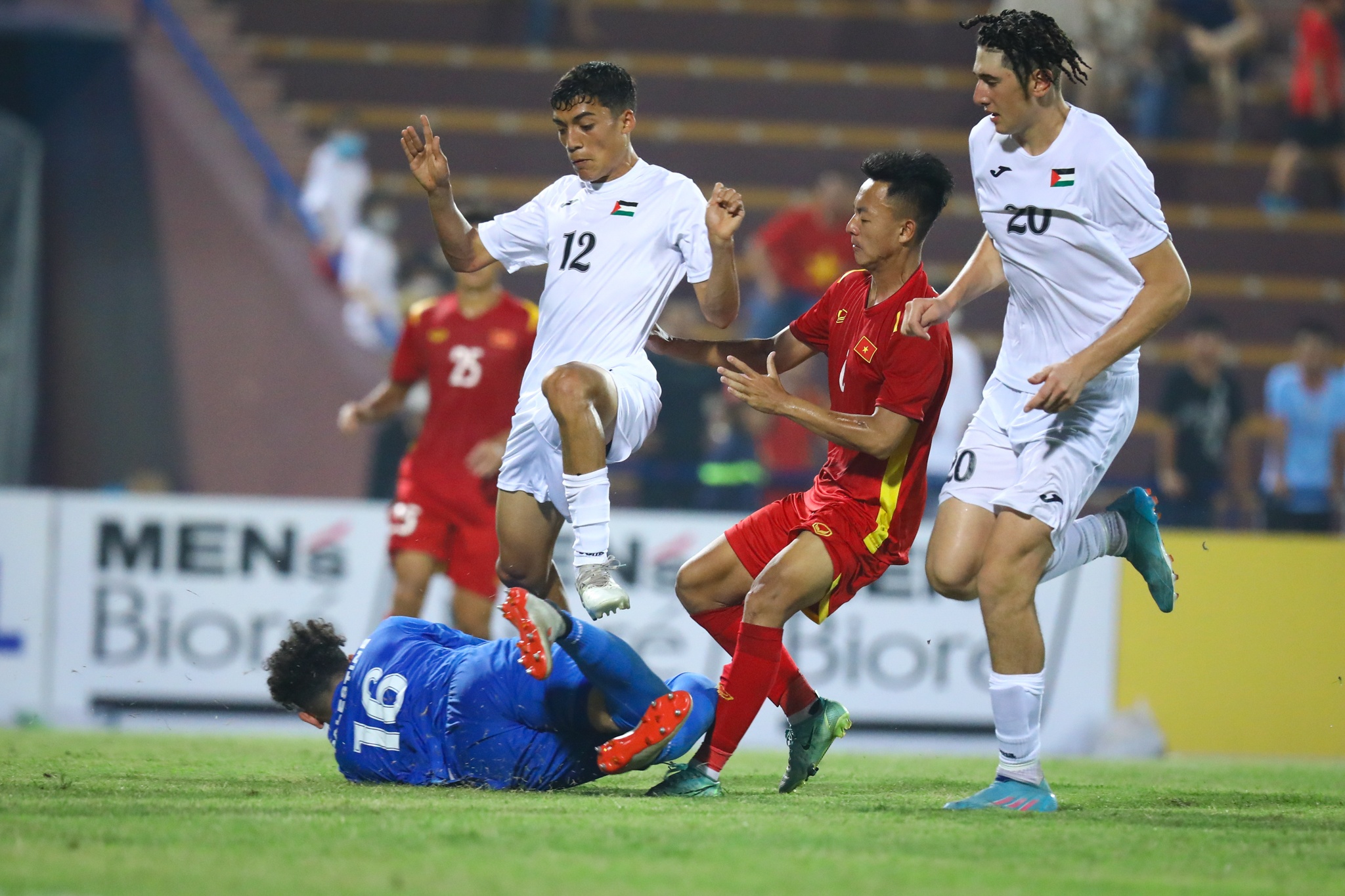 U20 Viet Nam hoa Palestine anh 8
