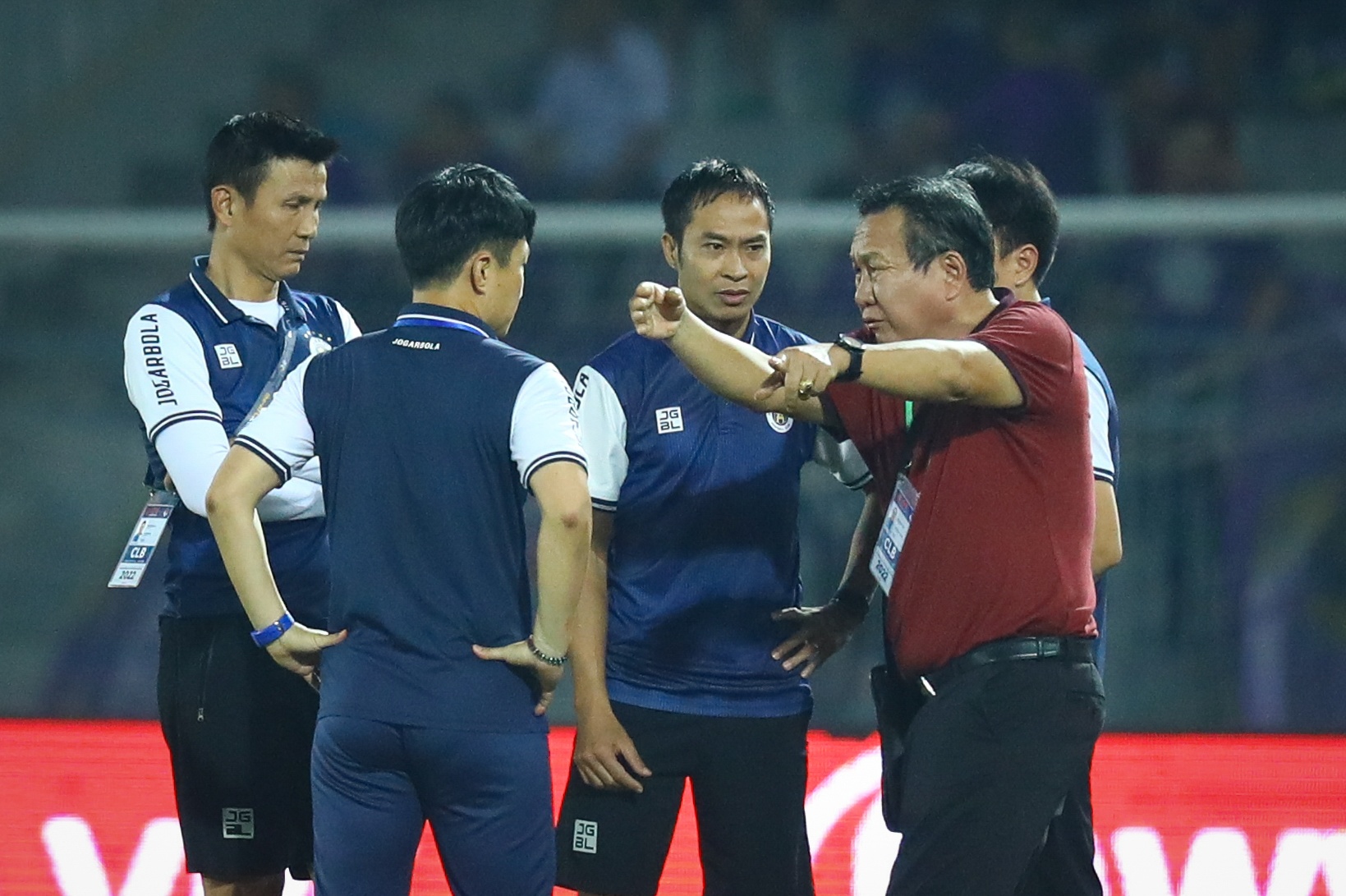 CLB Ha Noi thua anh 3