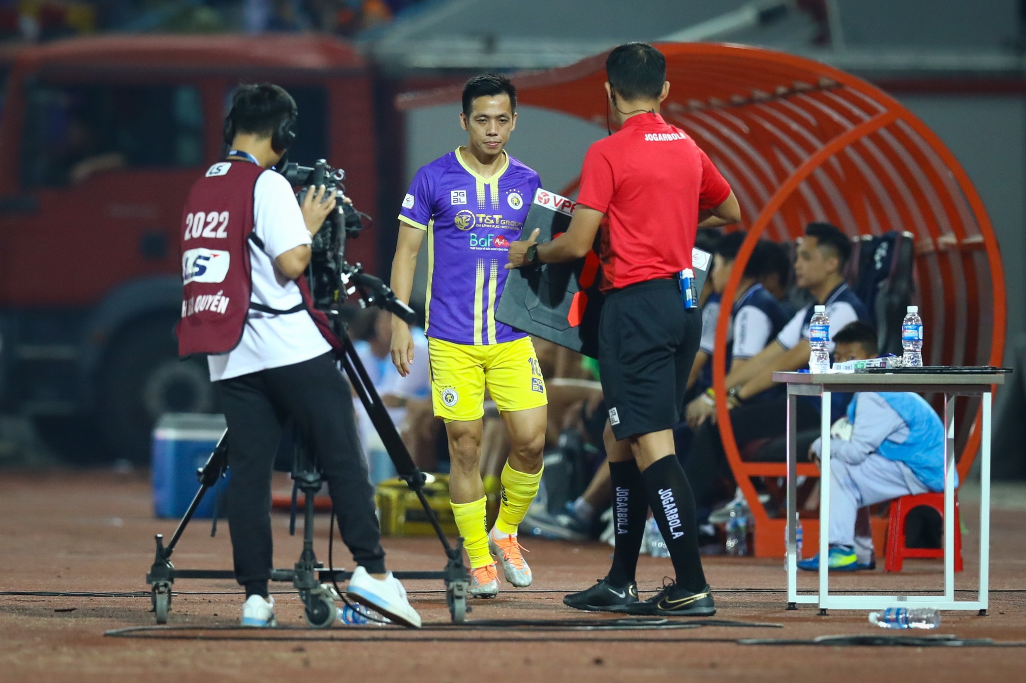 V.League,  Tuyen Viet Nam,  VAR,  Tran Anh Tu,  U23 Viet Nam anh 1