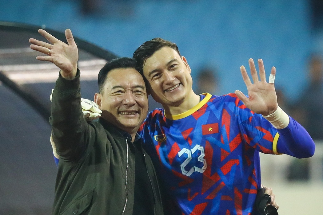 Vi khach dac biet cua Van Lam hinh anh