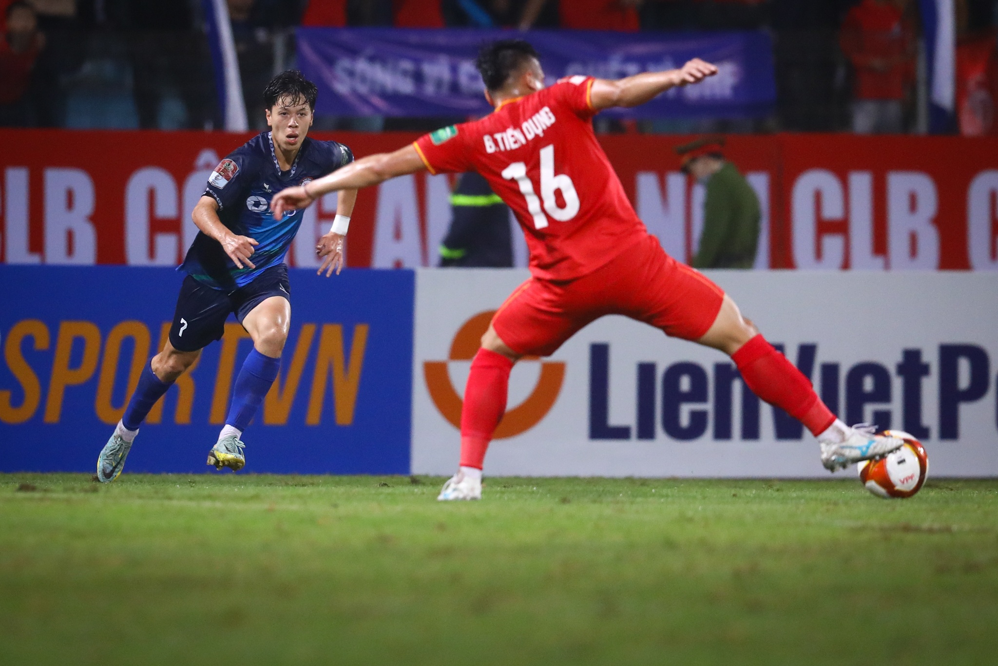 Viktor Le Van Hau anh 6