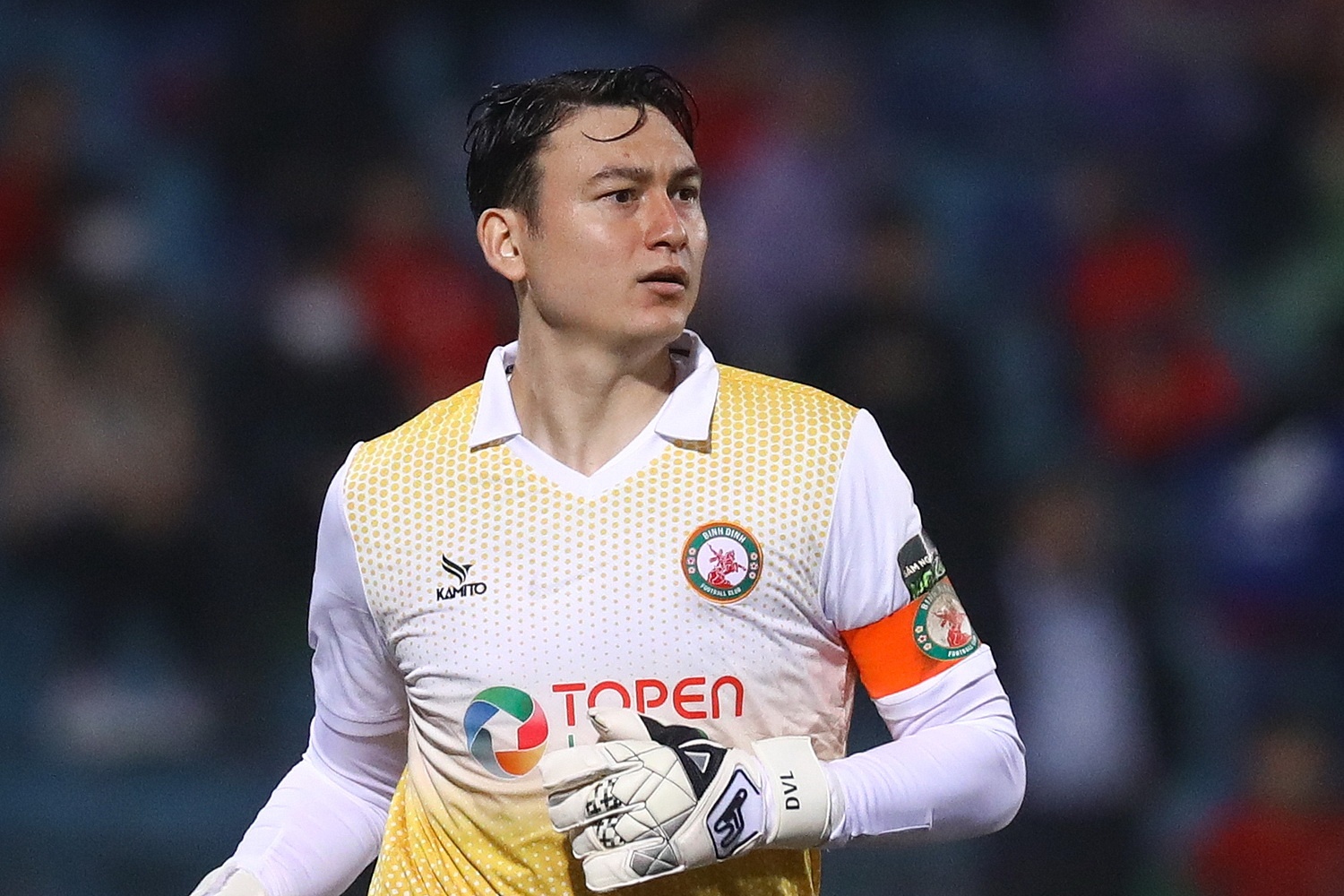 VPF giai thich viec V.League nghi dai hinh anh