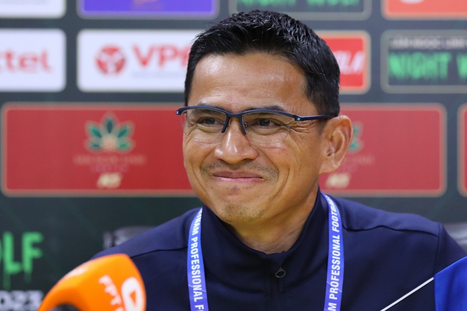 Phan ung cua Kiatisuk khi HAGL de bep CLB Viettel hinh anh