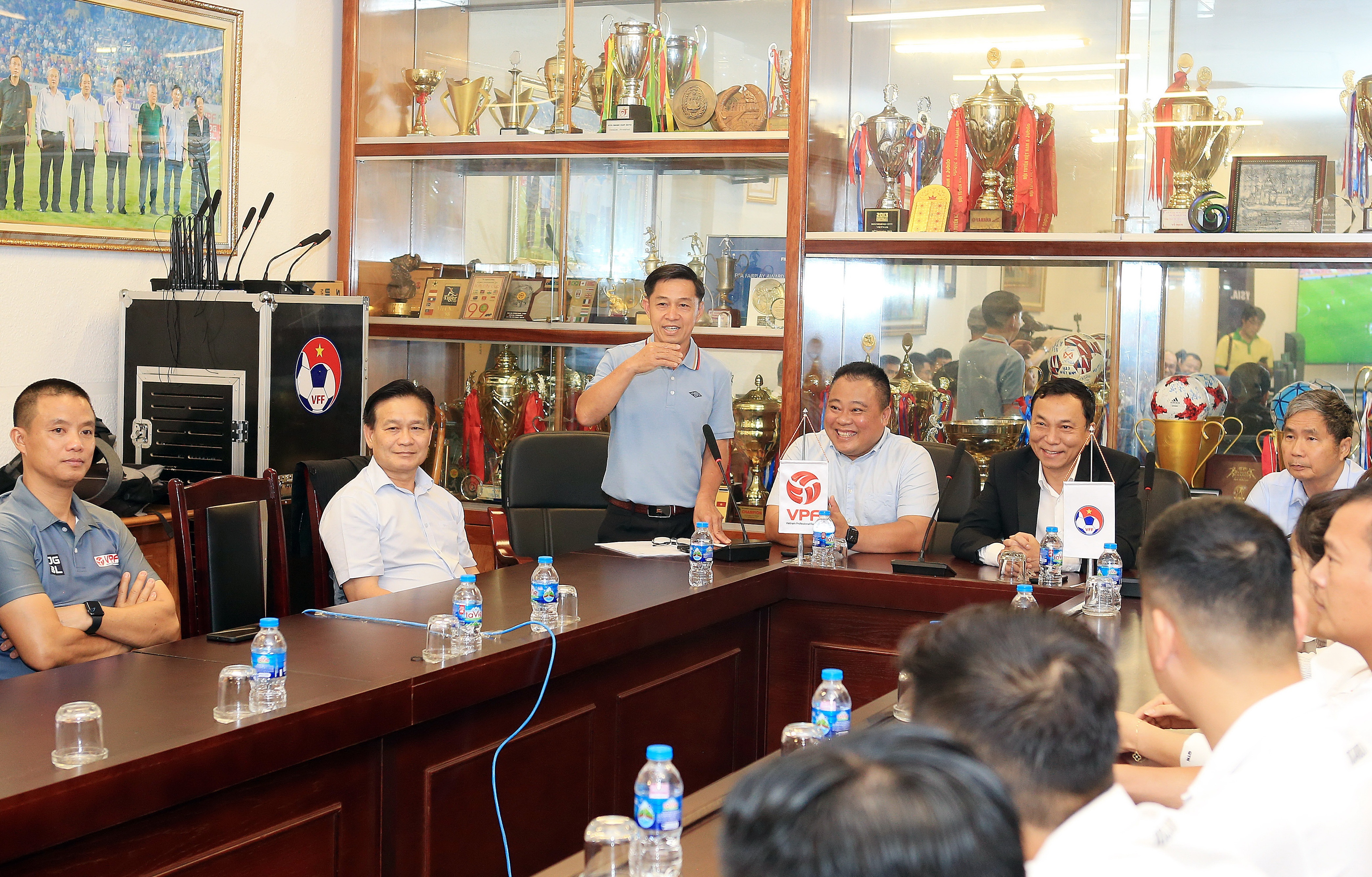 Van Quyet danh trong tai anh 1