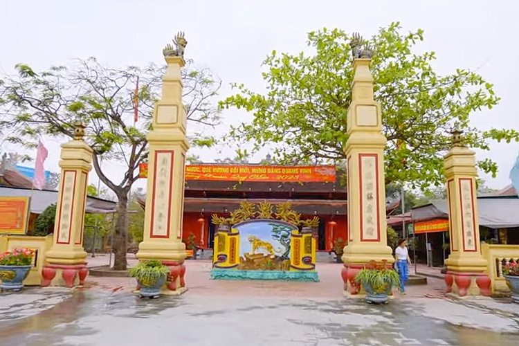 Xu phat vu bien thu tien cong duc o Den Hoang Muoi hinh anh