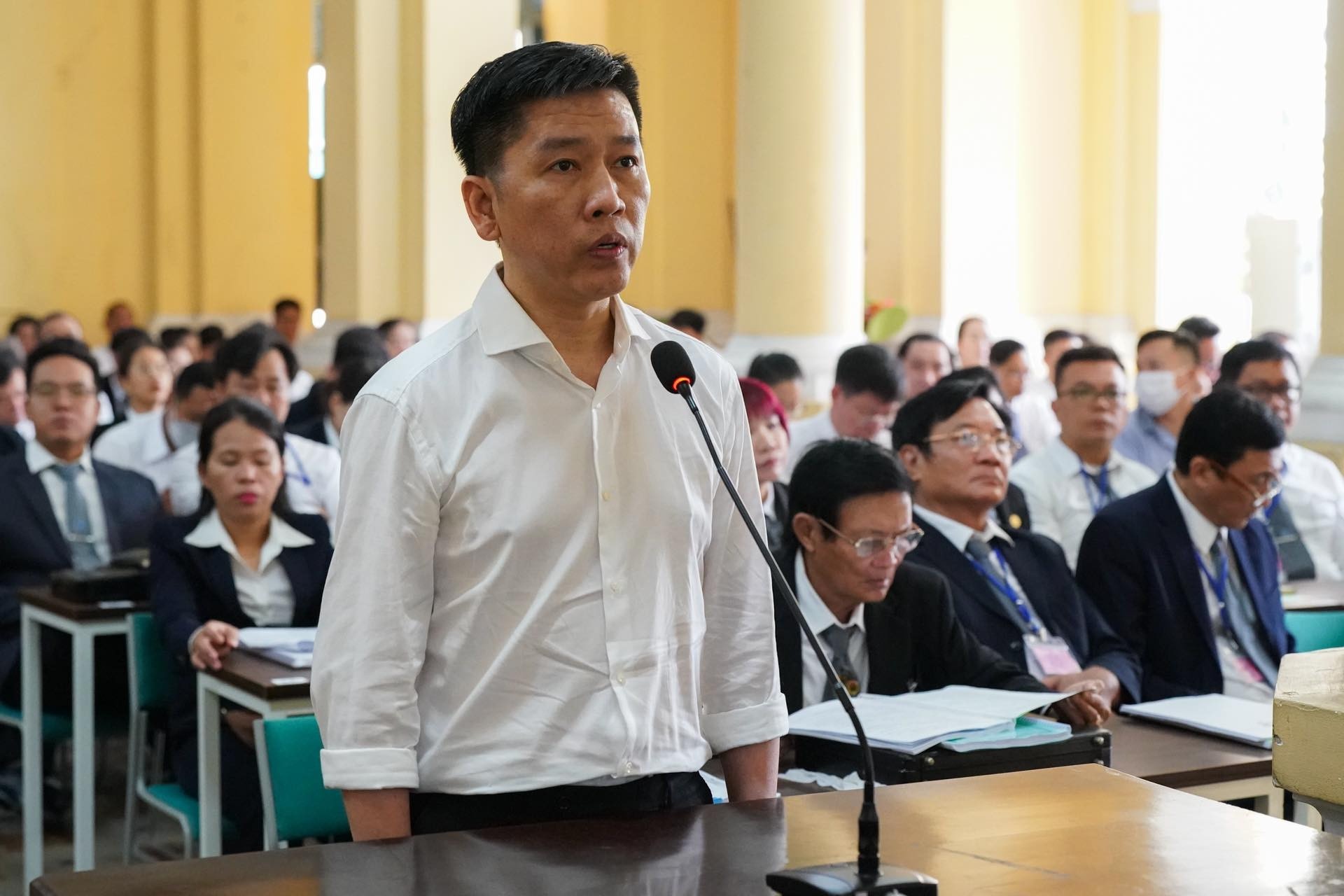 Hai lanh dao cap cao Ngan hang SCB nhan chi dao gi tu Truong My Lan? hinh anh