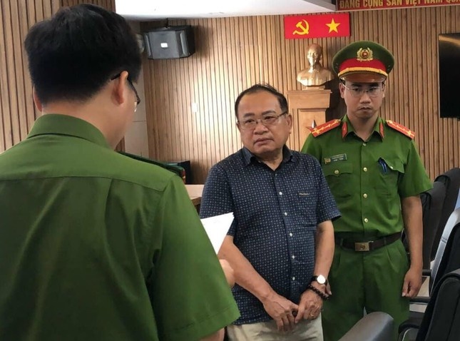 Pho giam doc mua giay to gia tren mang de tham gia dau thau hinh anh