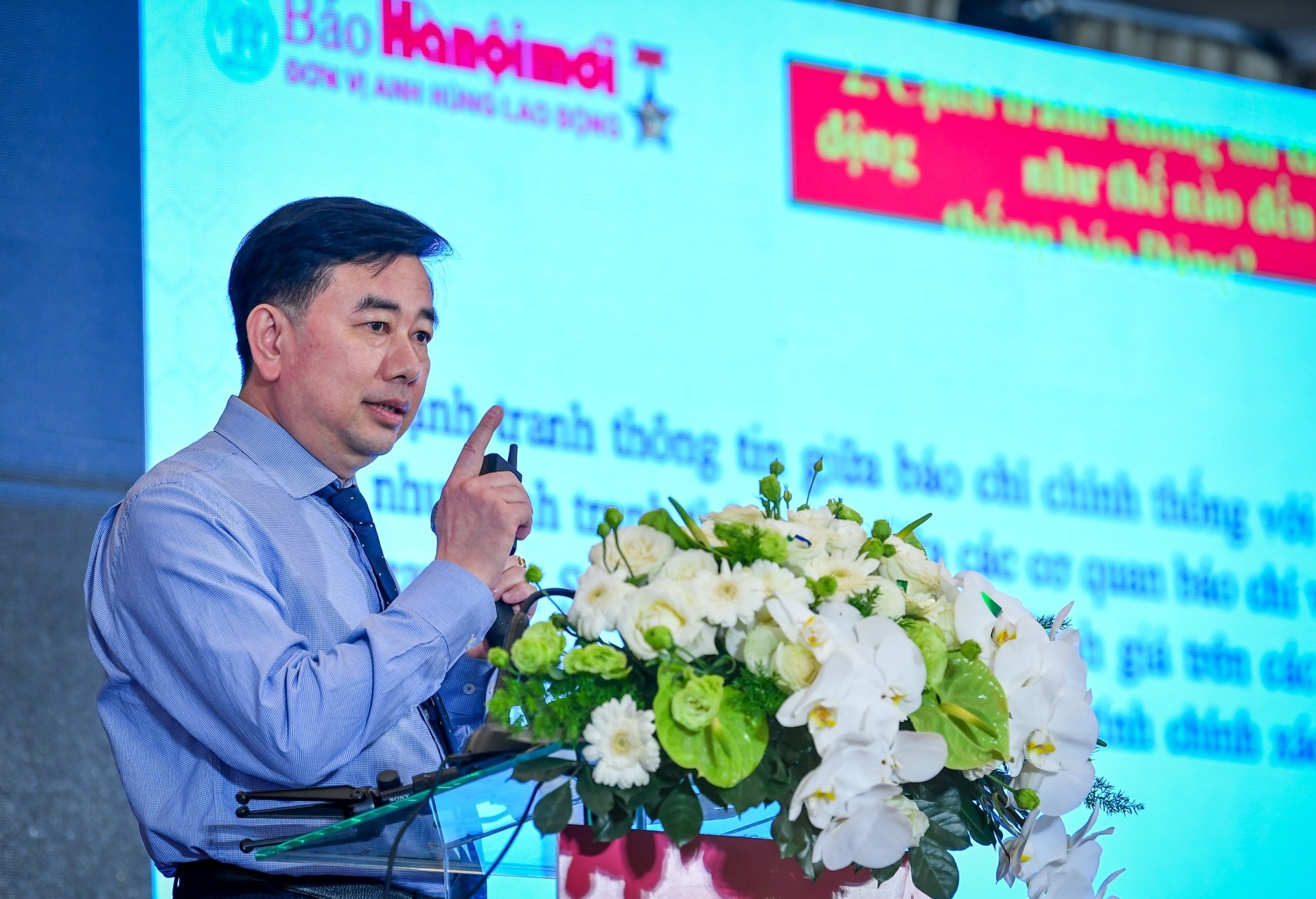 Dien dan bao chi anh 6