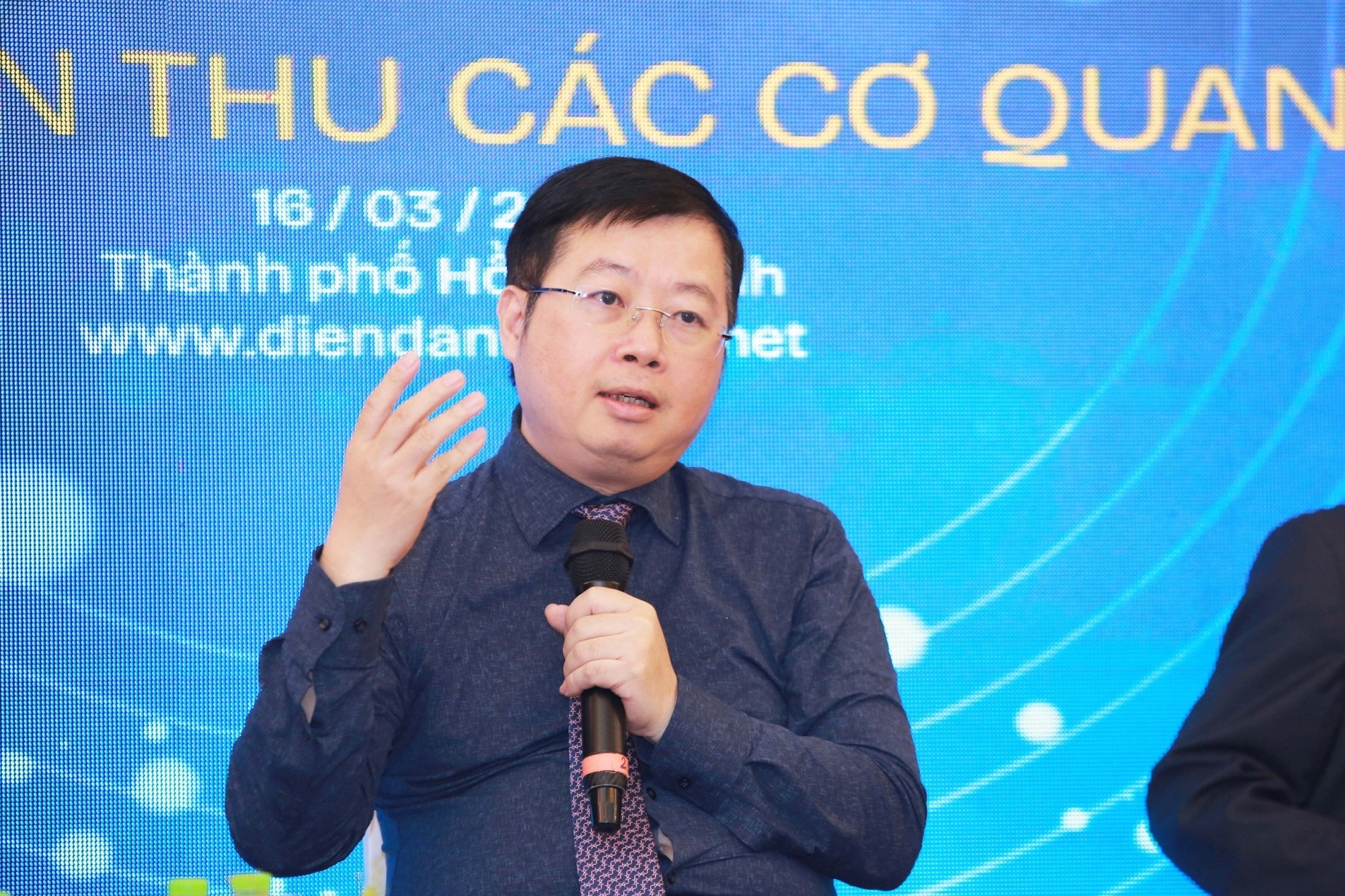 Da dang nguon thu bao chi hinh anh