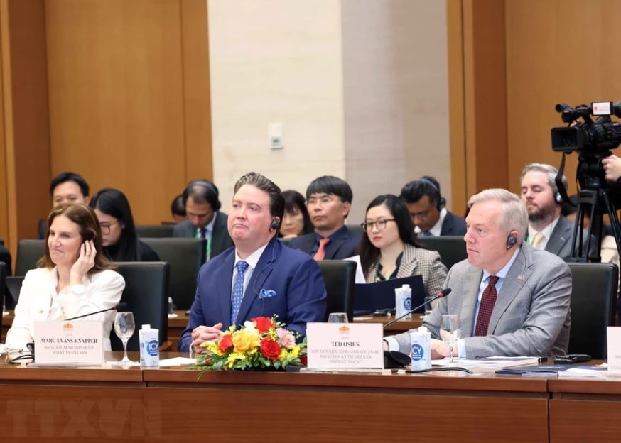 Vuong Dinh Hue anh 5