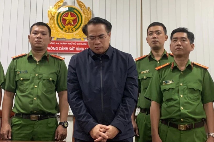 De nghi truy to cuu Cuc truong Cuc Dang kiem Viet Nam voi 2 toi danh hinh anh