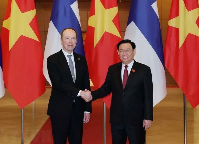 Vuong Dinh Hue anh 2