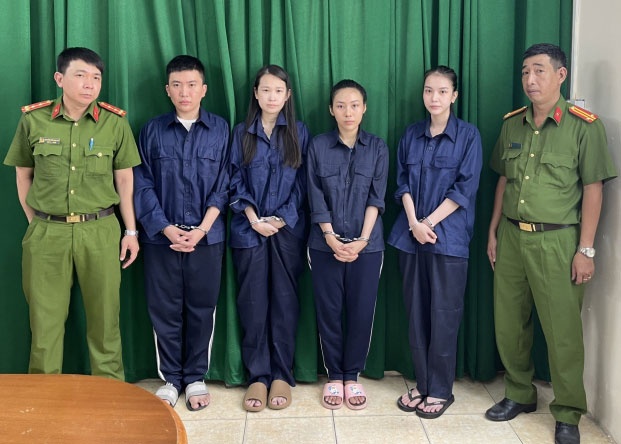 Tu diem mai dam nup bong nha hang thu loi bat chinh 10 ty dong/thang hinh anh