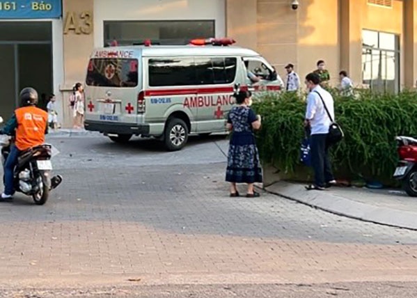 Pho giam doc Trung tam Chinh tri TP Thu Duc roi lau tu vong hinh anh