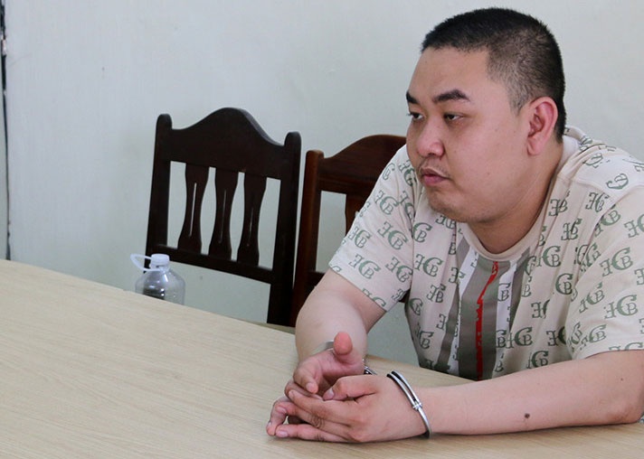 Vali bi an mau den sau bua tiec ma tuy o Dong Hoi hinh anh