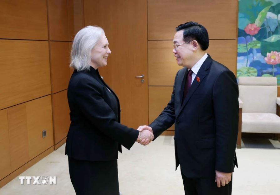 Vuong Dinh Hue anh 2