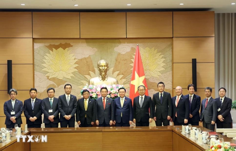 Chu tich Vuong Dinh Hue anh 10