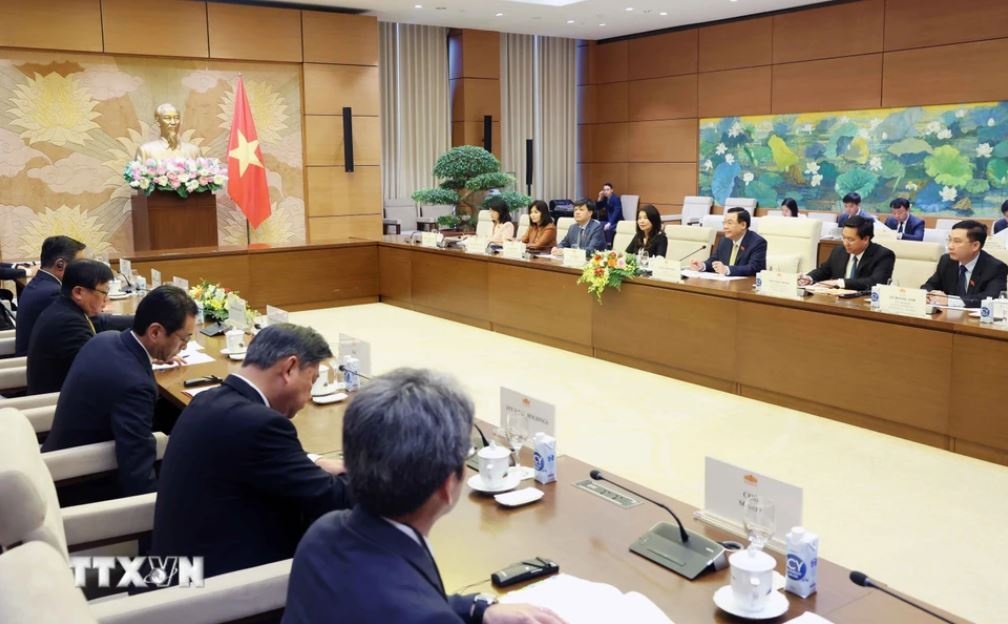 Chu tich Vuong Dinh Hue anh 5