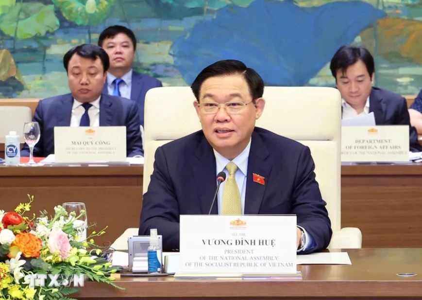 Chu tich Vuong Dinh Hue anh 6