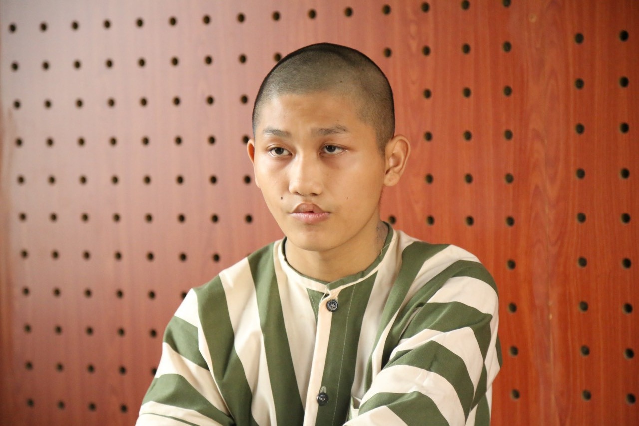 Gia vo dua ban di danh nhau roi cuop tai san cua ban hinh anh