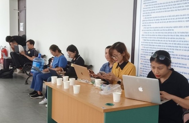 phien toa cong khai anh 2