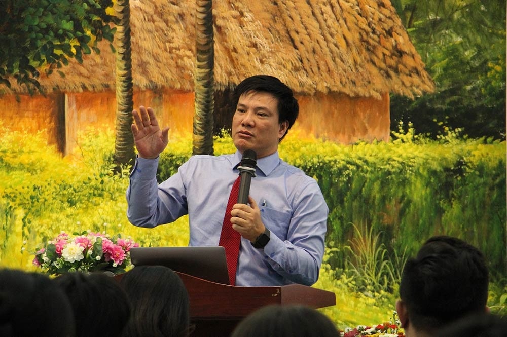 Hoc tap phong cach doc sach va tu hoc cua Chu tich Ho Chi Minh hinh anh