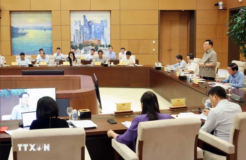 Vuong Dinh Hue anh 2