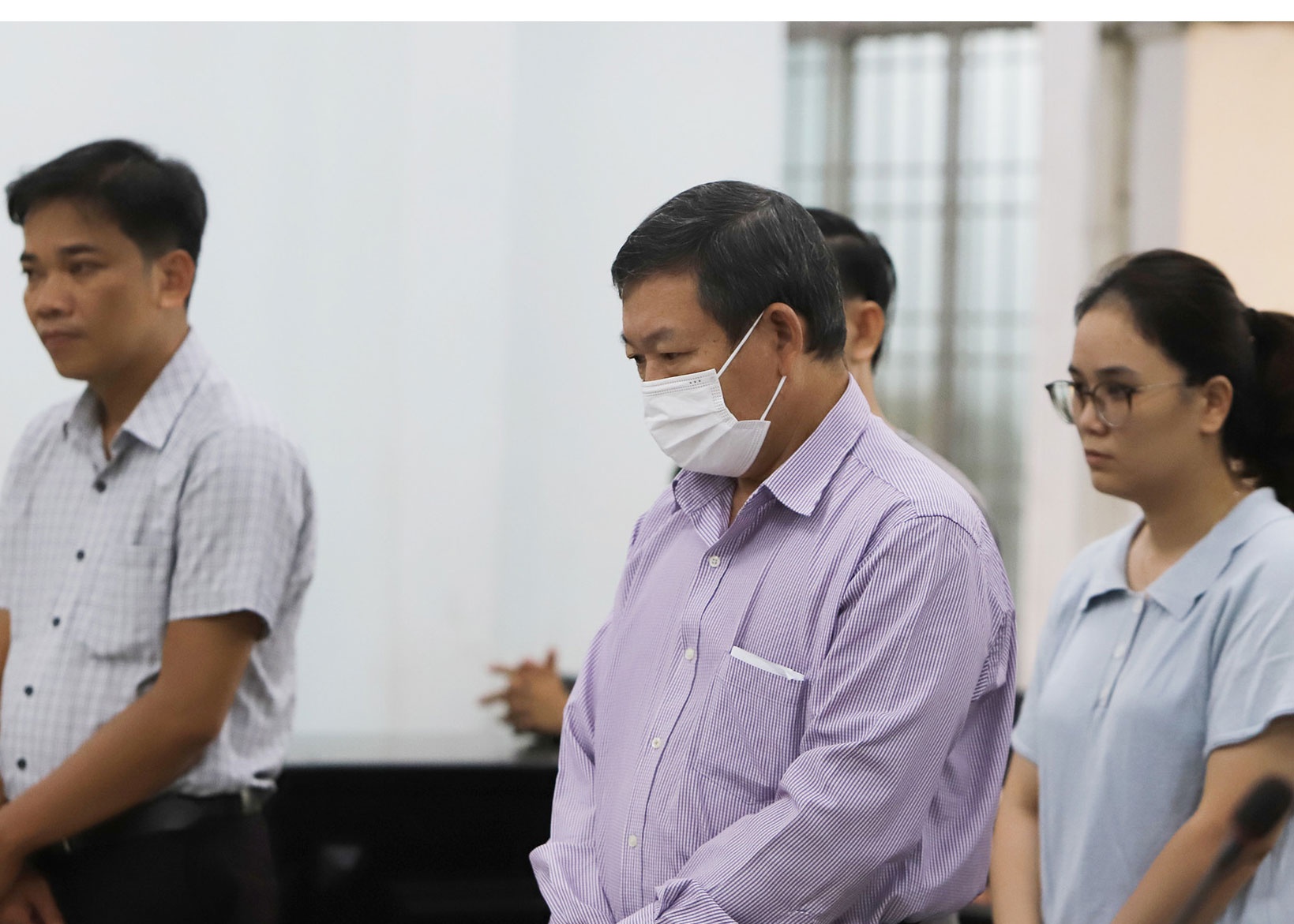 Cuu giam doc CDC Khanh Hoa nhan toi sau khi nghe VKS de nghi muc an hinh anh