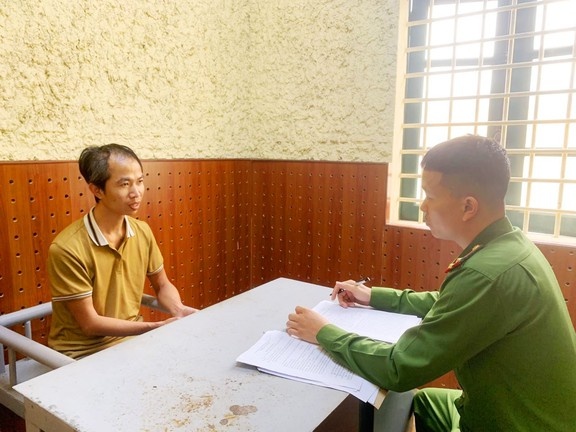Doi tien khong duoc, 3 lan mang xang phong hoa nha con no hinh anh