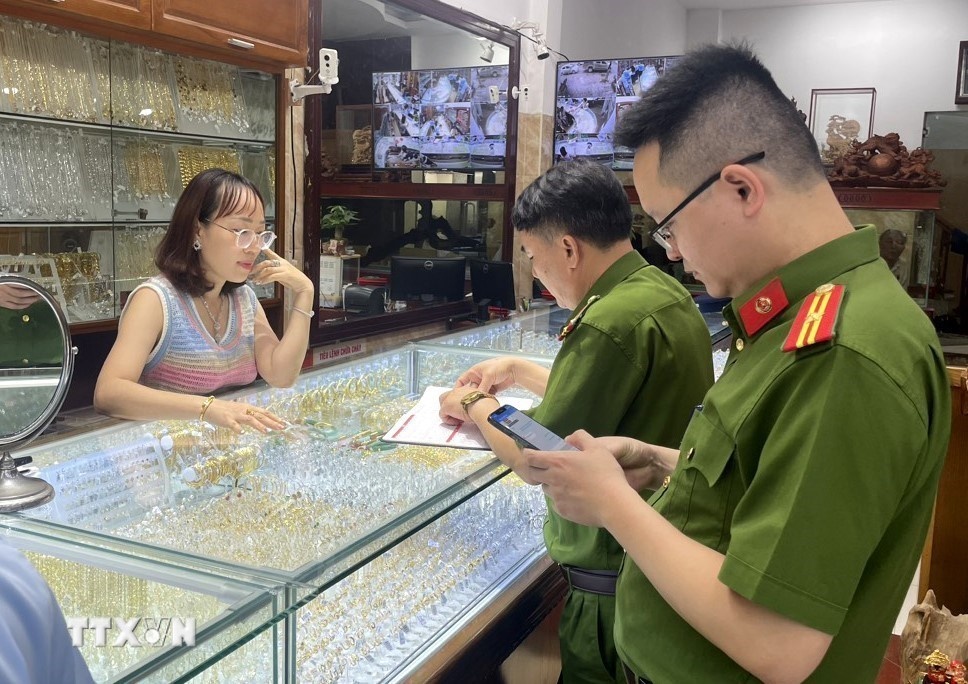 hang gia mao thuong hieu,  vang bac Ngoc Minh,  Cong Ty Ngoc Minh,  Phan Thi Tu Oanh anh 1