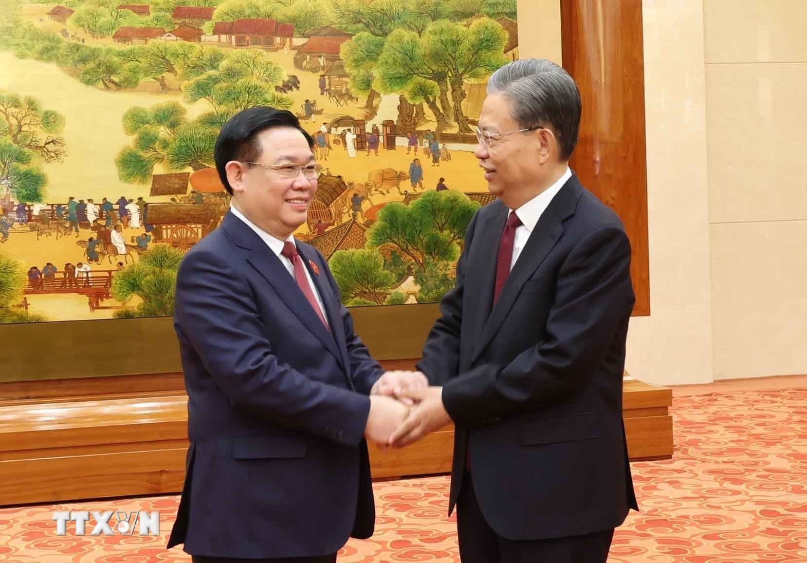 Chu tich Quoc hoi anh 2