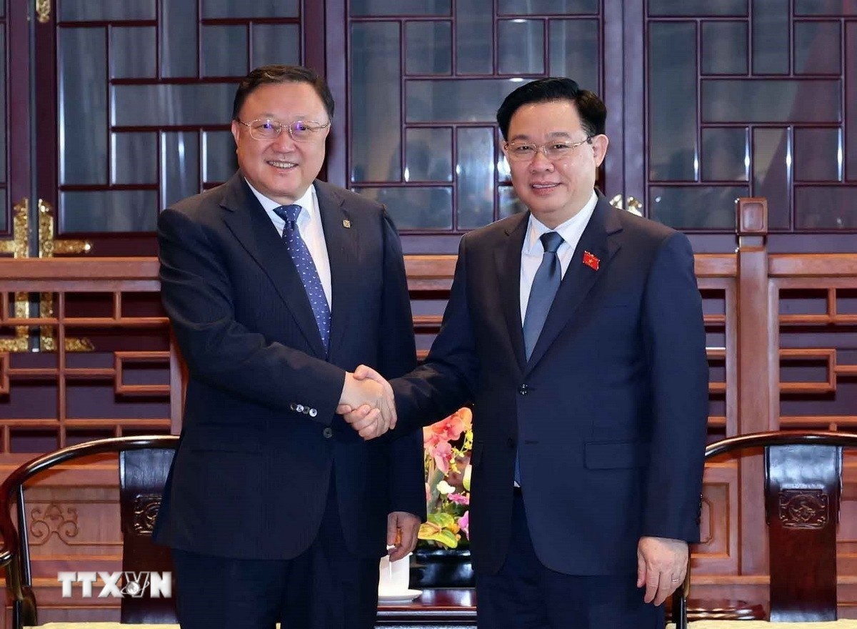 Chu tich Quoc hoi anh 2