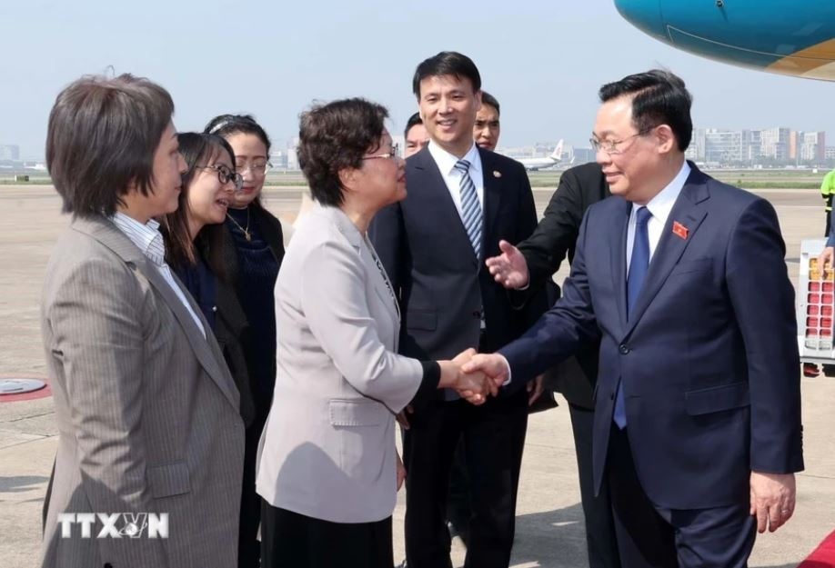 Vuong Dinh Hue anh 3