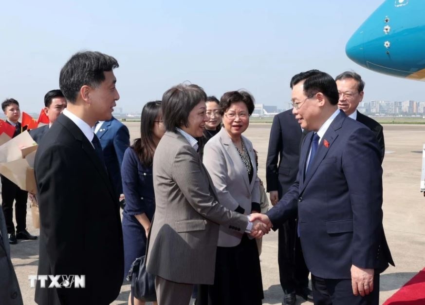 Vuong Dinh Hue anh 4