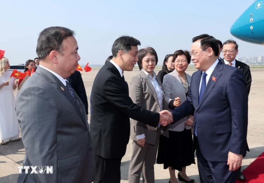 Vuong Dinh Hue anh 5