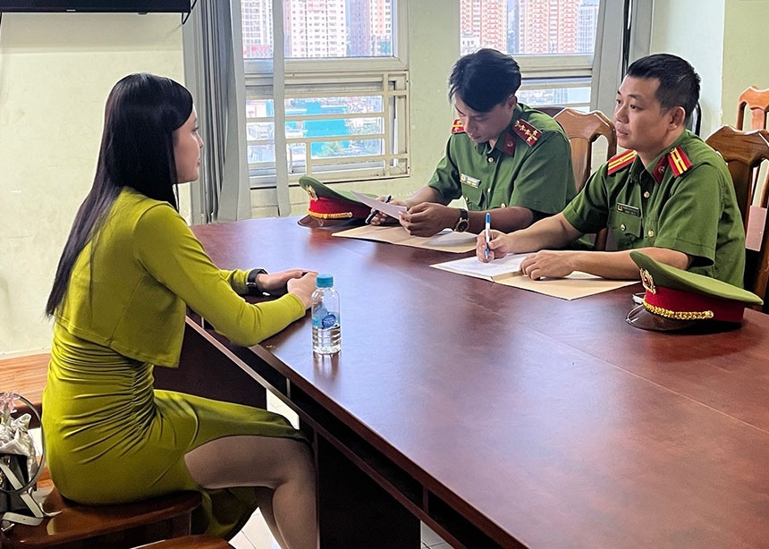 Bi 3 nam tu vi moi gioi mai dam, cuu tiep vien hang khong khang cao hinh anh