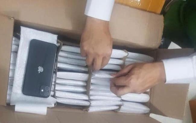 Điện thoại iPhone lậu,  Trần Duy Linh,  Hoàng Tuấn Việt ảnh 1 Dien thoai iPhone lau,  Tran Duy Linh,  Hoang Tuan Viet anh 1