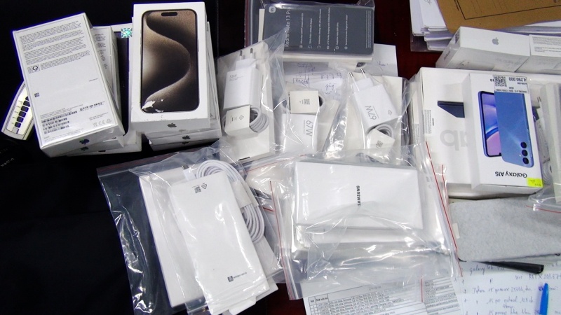 Cua hang Hoang Ha,  Vu cuop tai san,  Hoang Ha Mobile,  Nha Trang anh 3