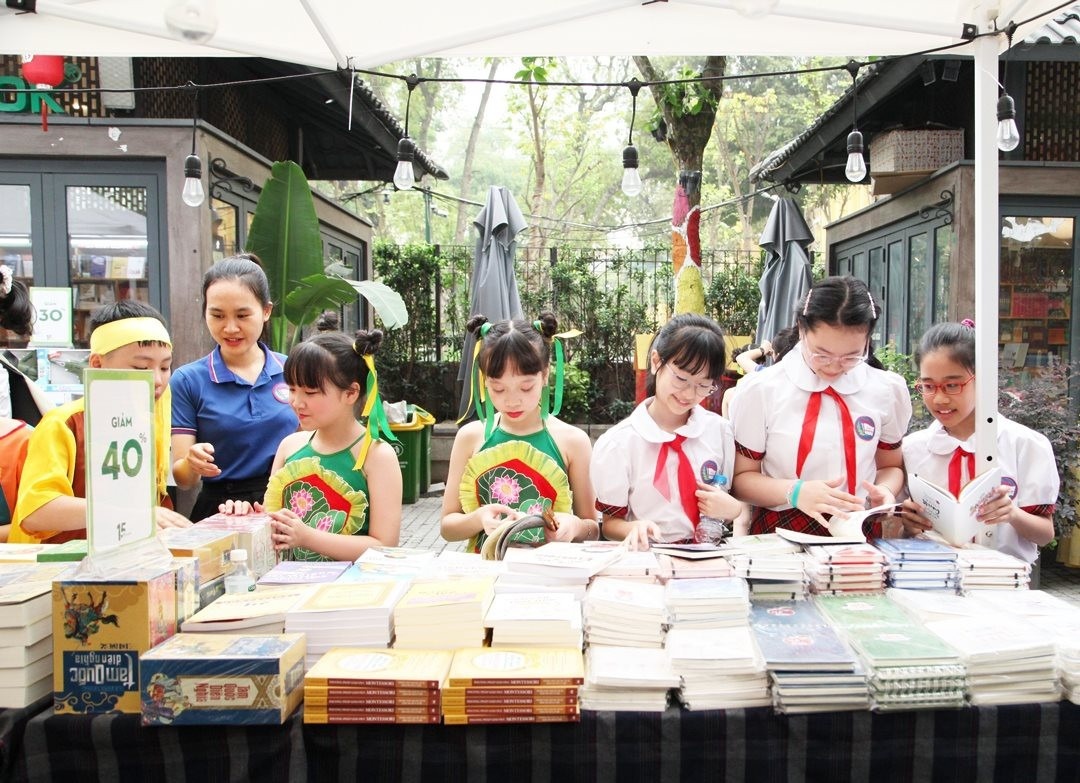 Lan toa tri thuc sau - rong - nhanh hinh anh