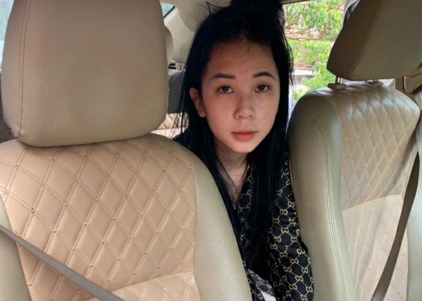 Bat giu co gai 19 tuoi thue taxi di ban ma tuy tong hop hinh anh