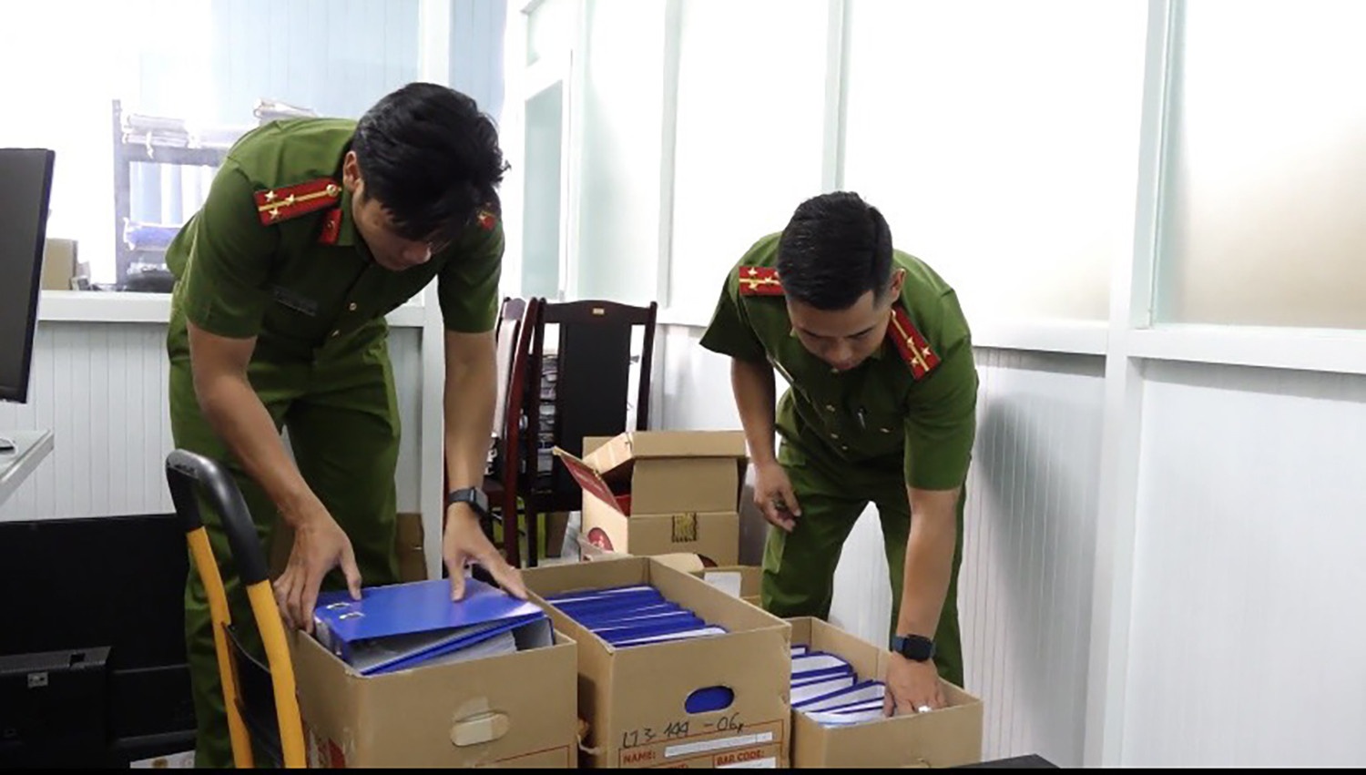 Cho vay nang lai,  Cong ty TM 24H,  Cong ty ATM Online,  TP.HCM anh 2